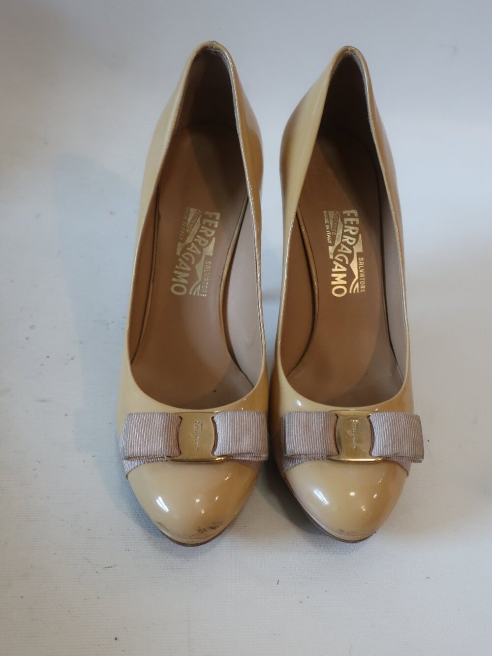 Womens Salvatore Ferragamo Tan Patent Leather Bow Buckle Platform Pumps 10